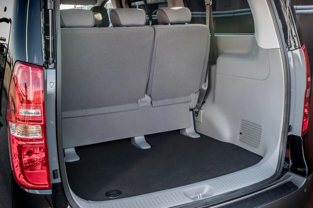 1601736-Hyundai-i800-8.jpg