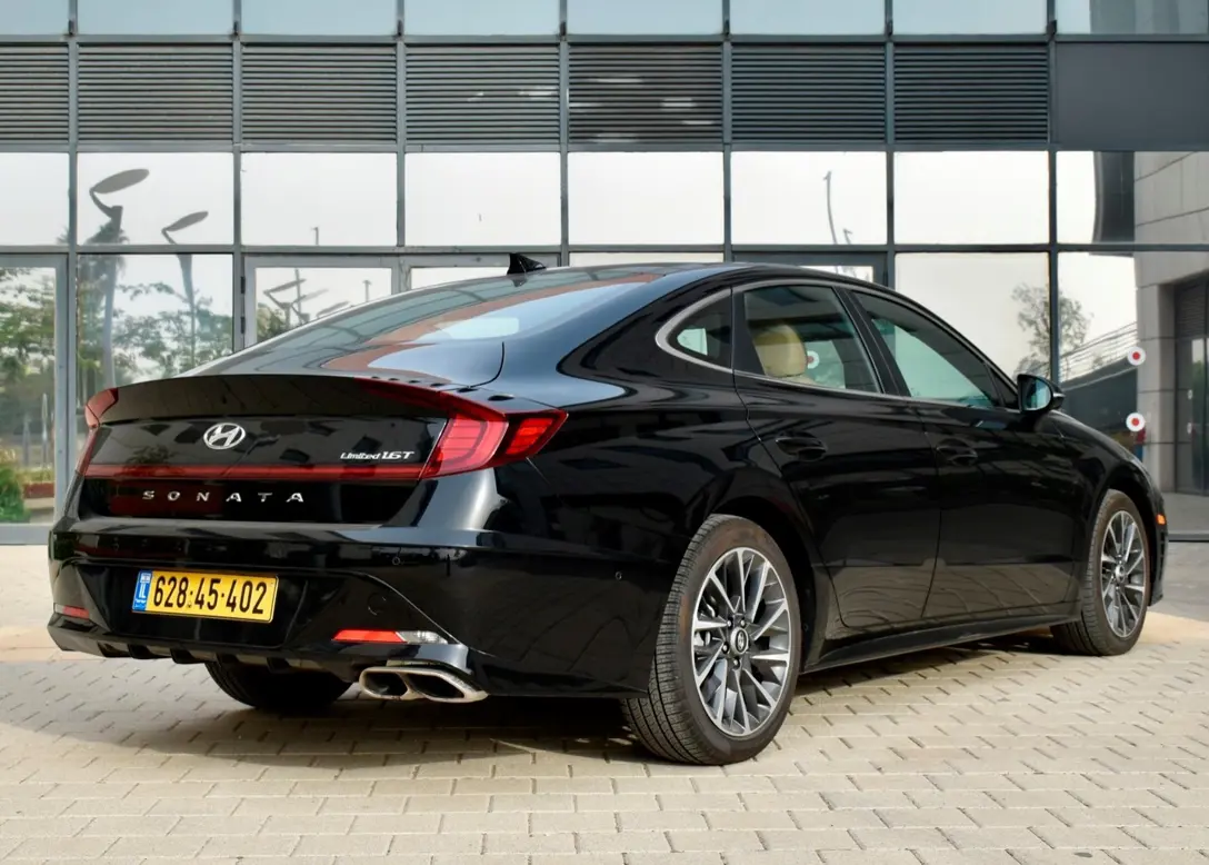 1673239-Hyundai-Sonata-2023-03.jpg
