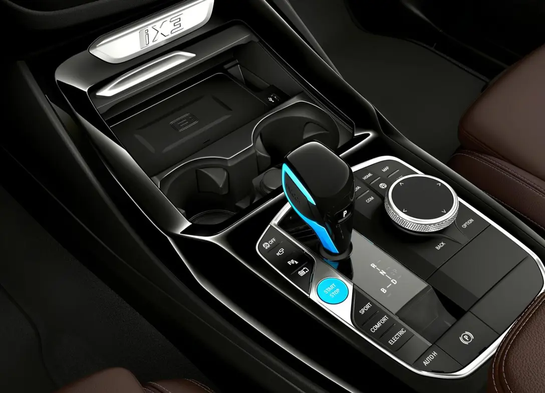 1700804-BMW-iX3-2024-08.jpg