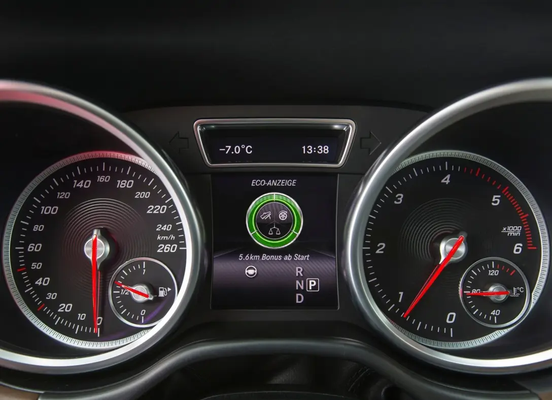 1669609-Mercedes-Benz-GLS-2017-06.jpg