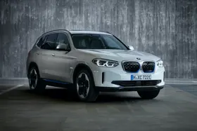 1634000-P90392991_highRes_the-first-ever-bmw-i.jpg