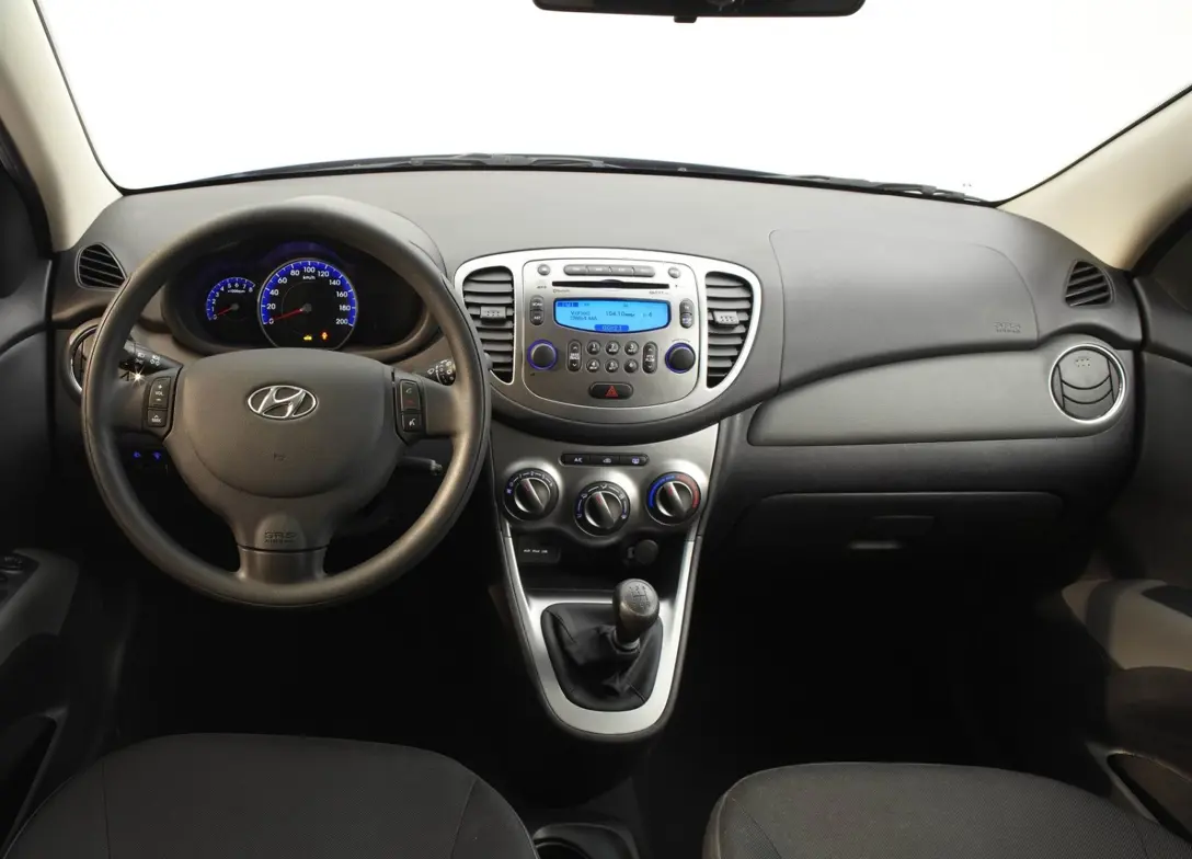 1686865-Hyundai-i10-2012-05.jpg