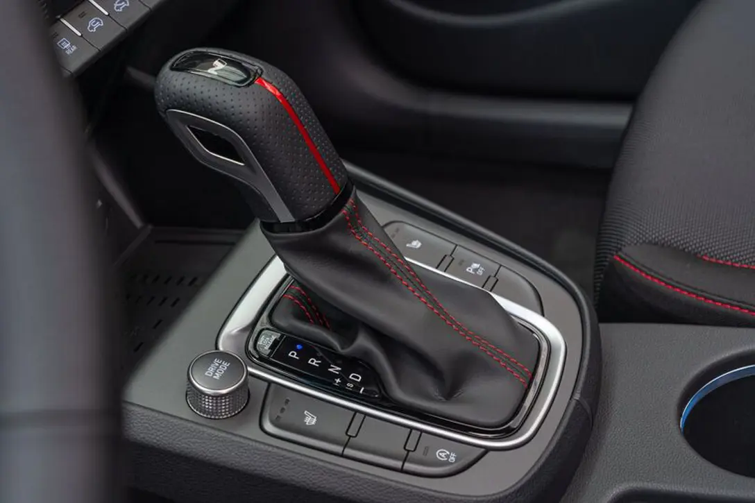 1673449-Hyundai-Kona_Turbo-2023-13.jpg