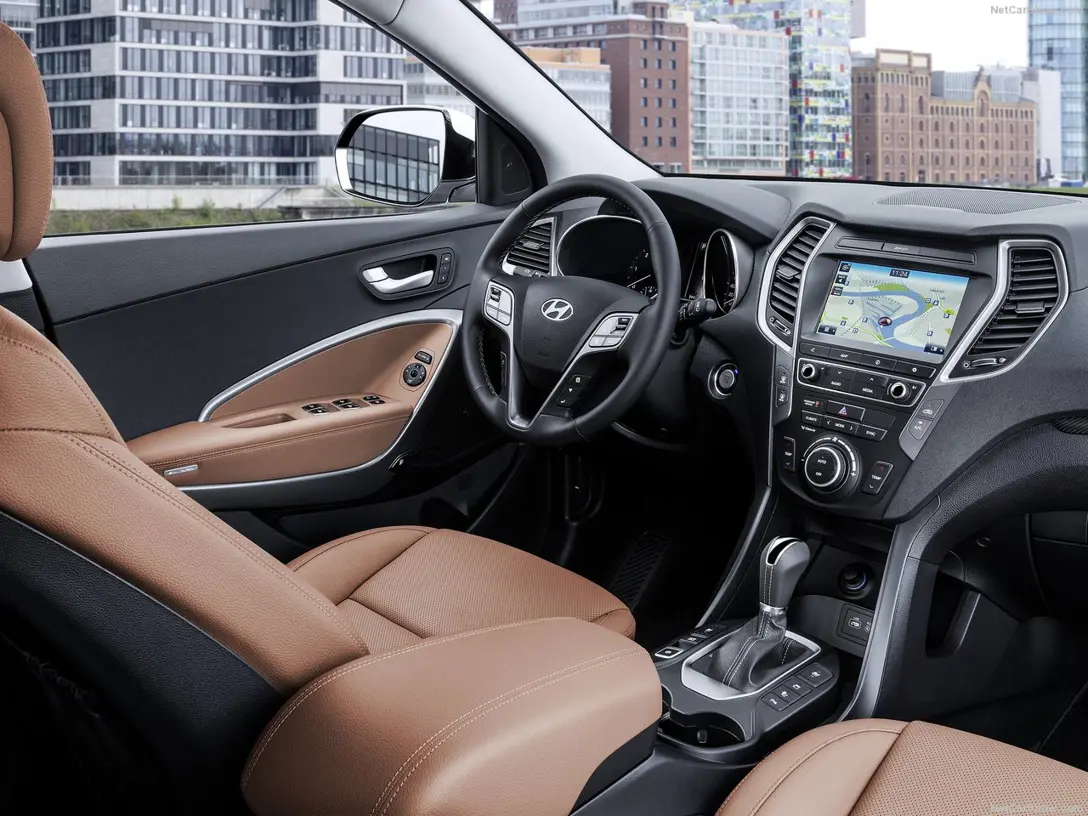 1584192-Hyundai-Santa_Fe 7.jpg