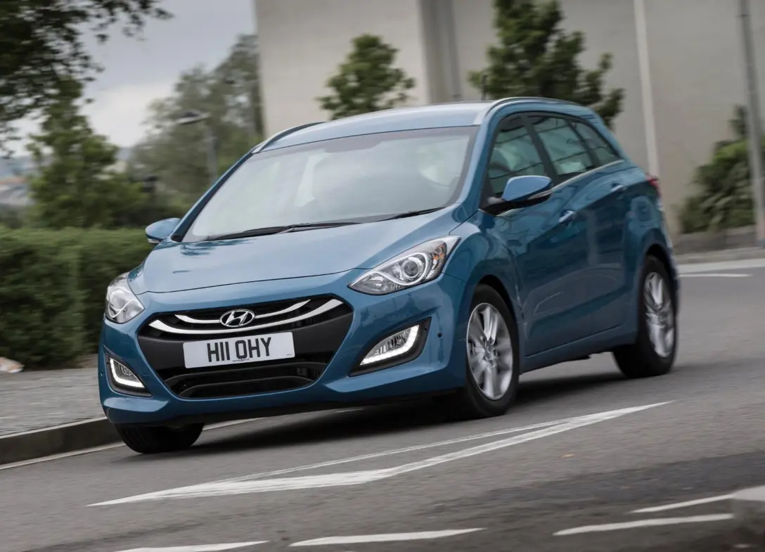 1690661-Hyundai-i30_Wagon-2013-04.jpg