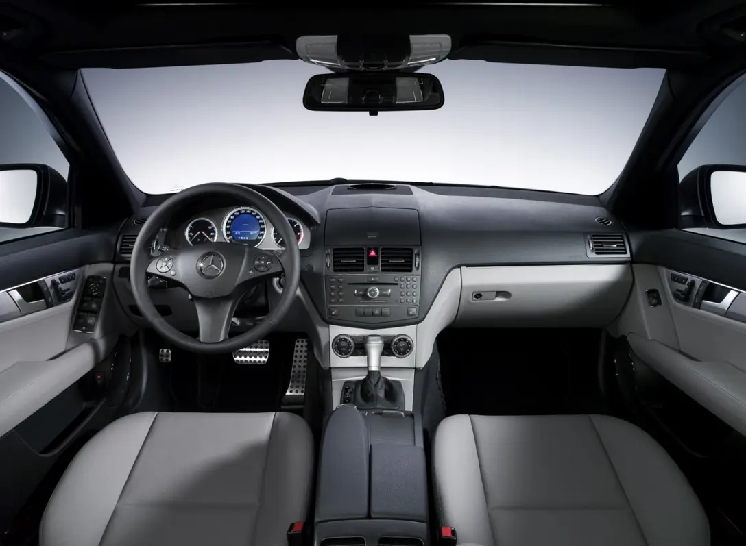 1605016-Mercedes-Benz-C-Class-2008-2012-3.jpg