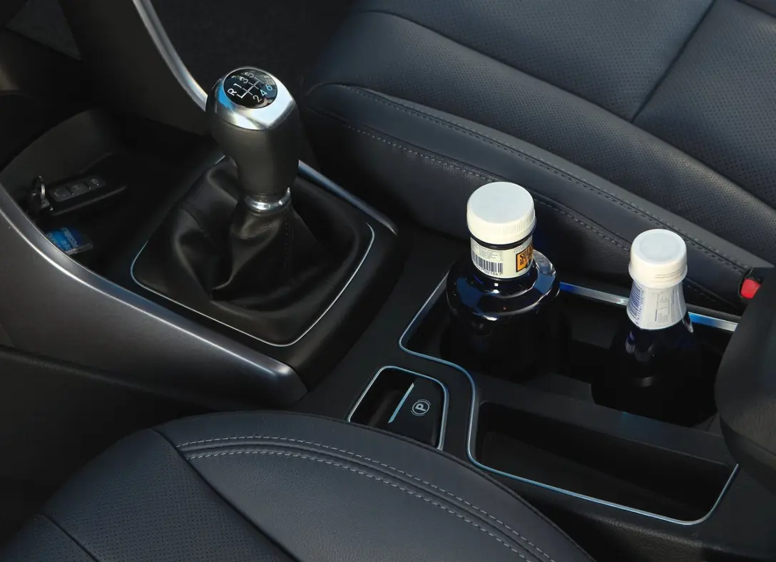 1658191-Hyundai-i30-2013-06.jpg