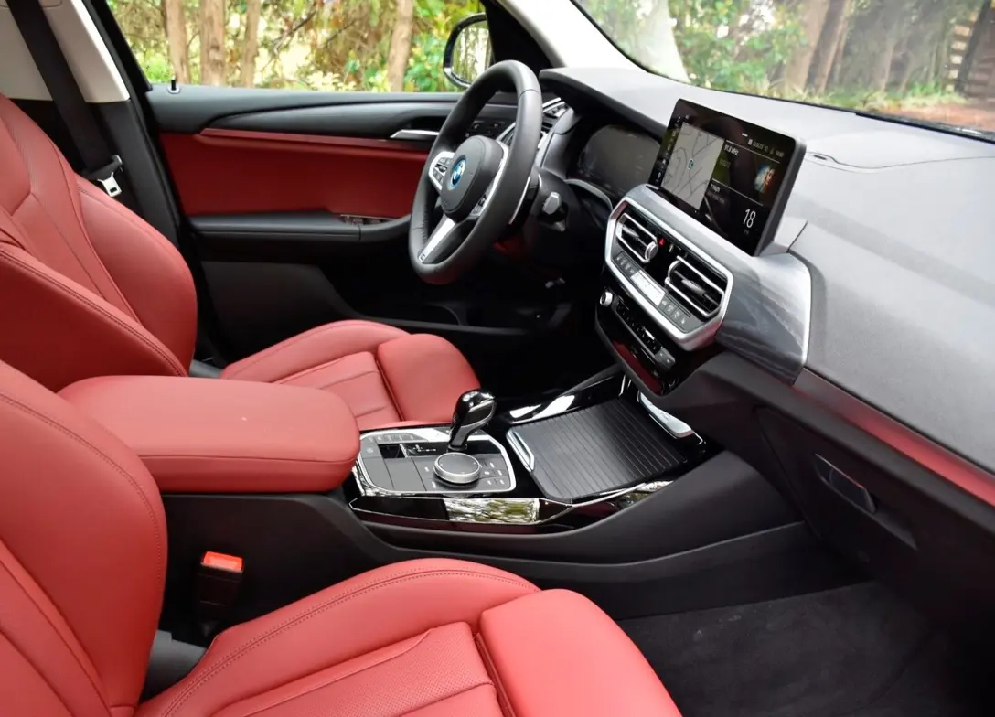 1676982-BMW-X3-2023-05M.jpg