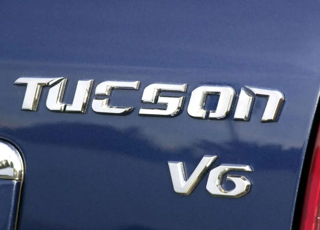 1686382-Hyundai-Tucson-2008-09.jpg