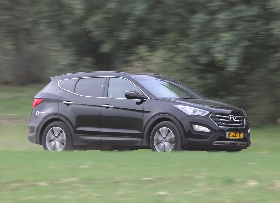 1659311-Hyundai-Santa_Fe-2015-04.jpg