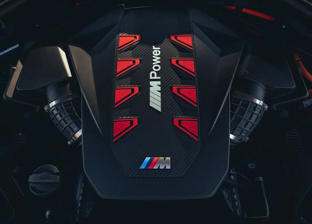 1683191-BMW-XM-2023-14.jpg