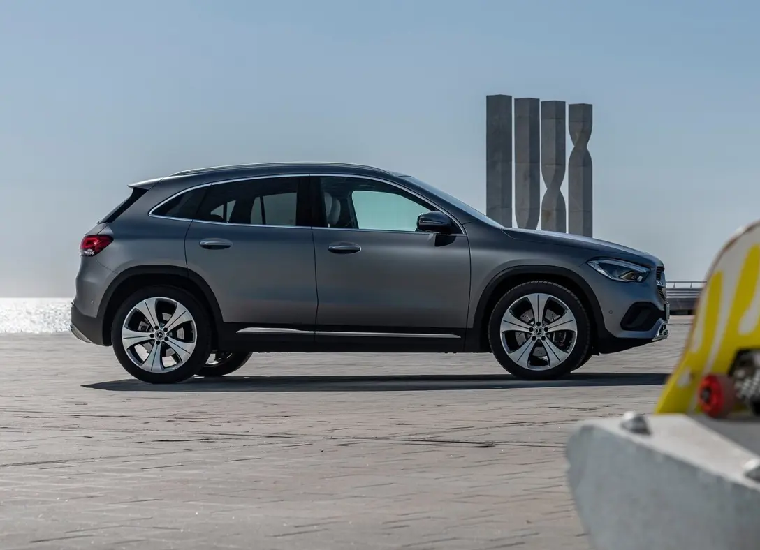 1668452-Mercedes-Benz-GLA-2022-04.jpg