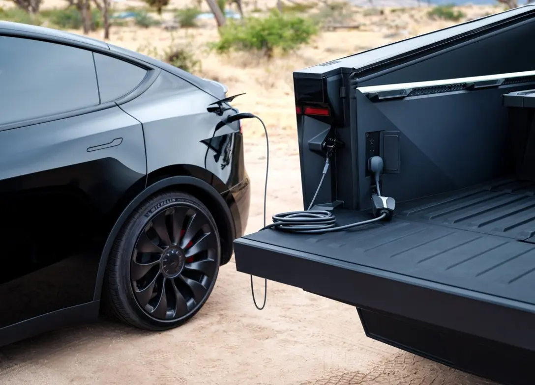 1690707-Tesla-Cybertruck-2024-10.jpg