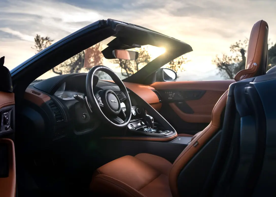 1701624-Jaguar-F-Type-2024-06.jpg