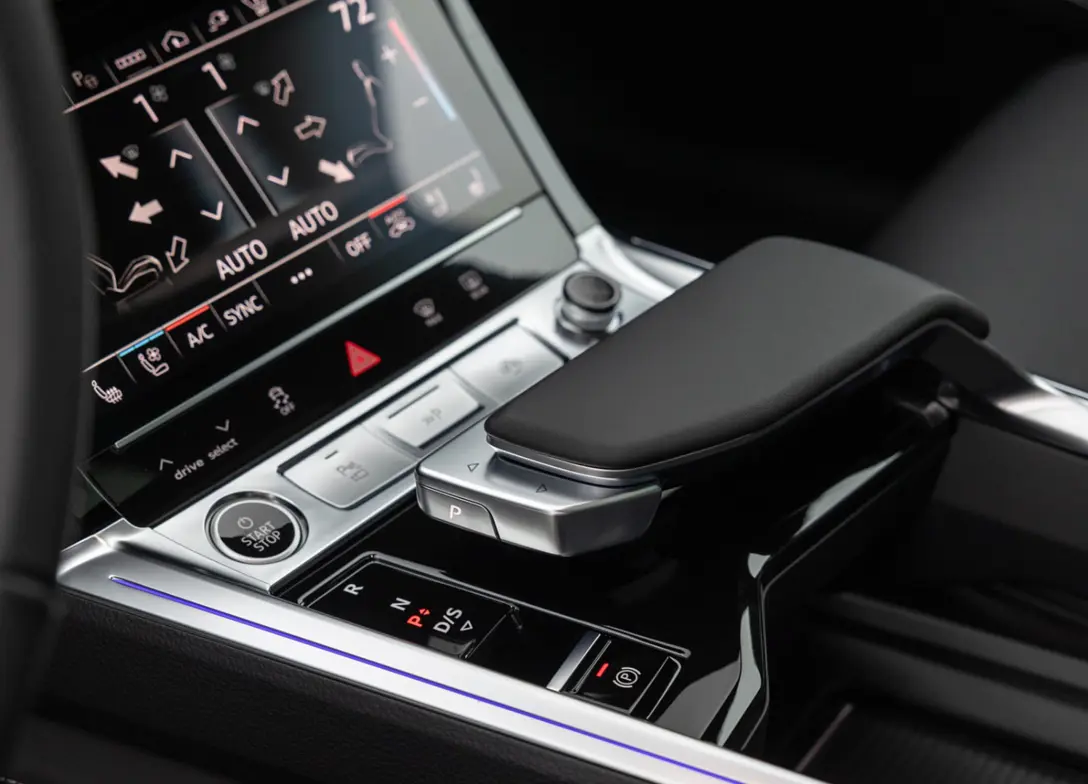 1700179-Audi-Q8_Sportback_e-tron_quattro-2024-09.jpg