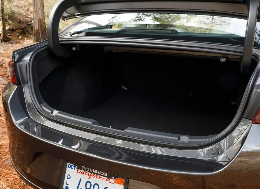 1654662-Mazda-3_Sedan-2019-1600-94.jpg