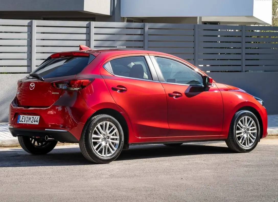 1642047-Mazda-2-2021-02.jpg
