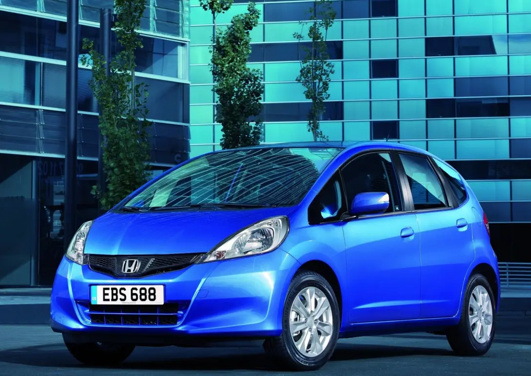 1599870-Honda-Jazz-2011-1600-01.jpg