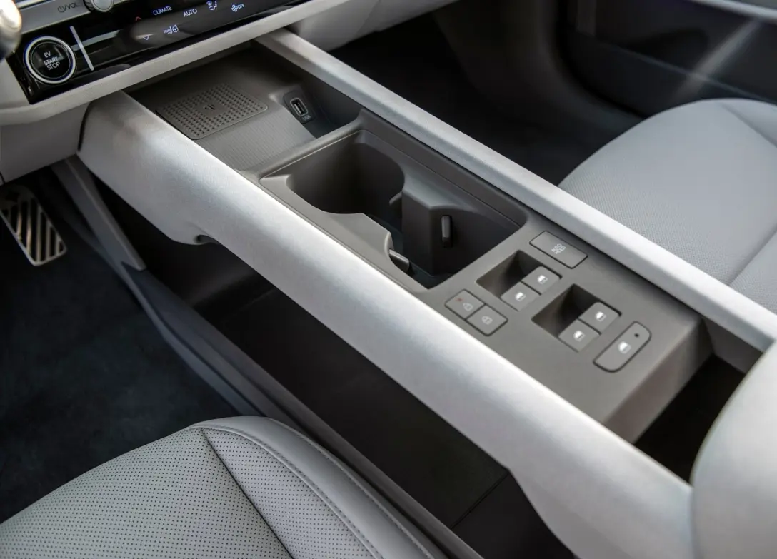 1682085-Hyundai-Ioniq_6-2023-09.jpg