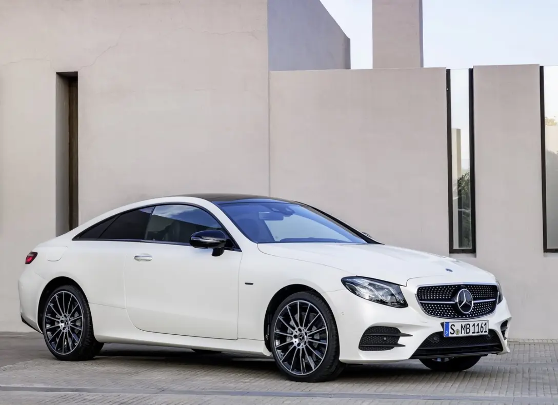 1660529-Mercedes-Benz-E-Class_Coupe-2022-01.jpg