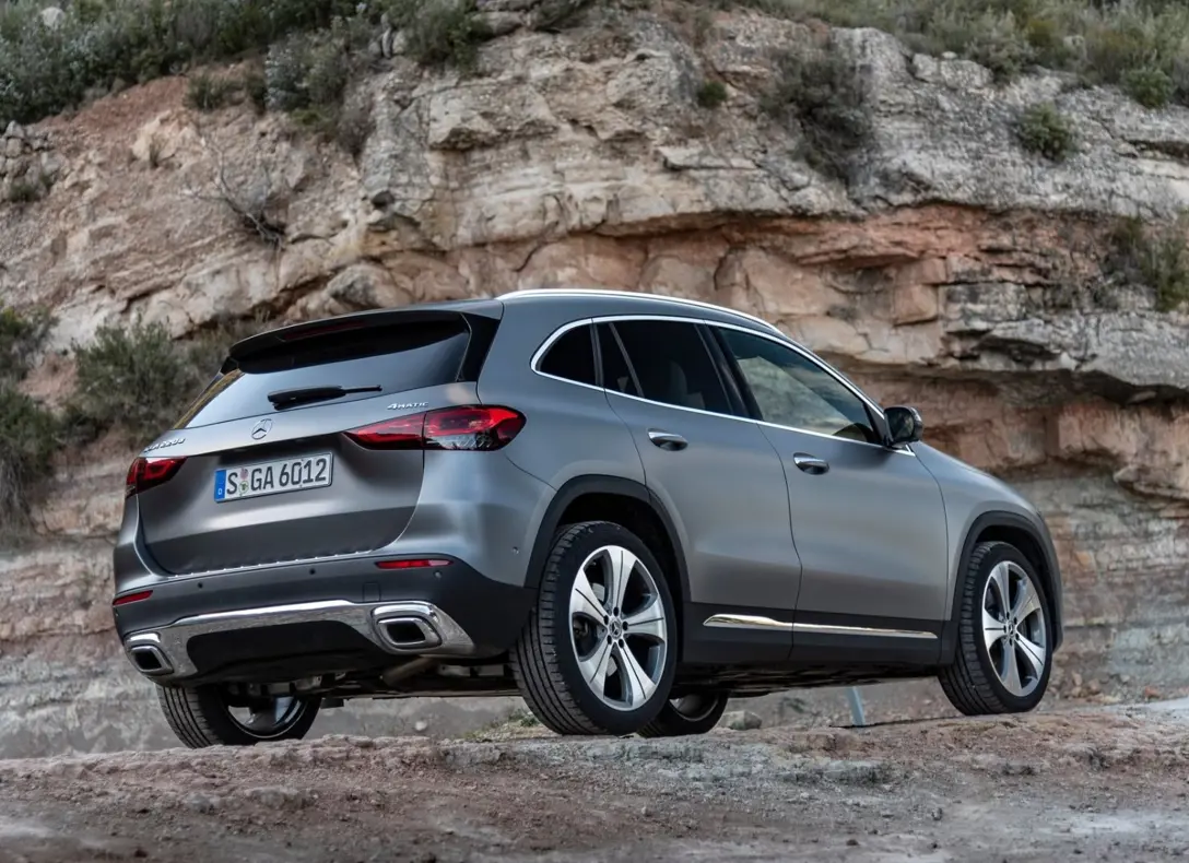 1648756-Mercedes-Benz-GLA-2021-03.jpg