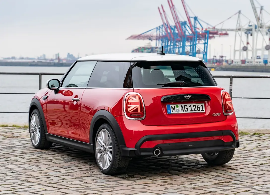 1695313-Mini-Cooper_S_3-door-2024-03.jpg