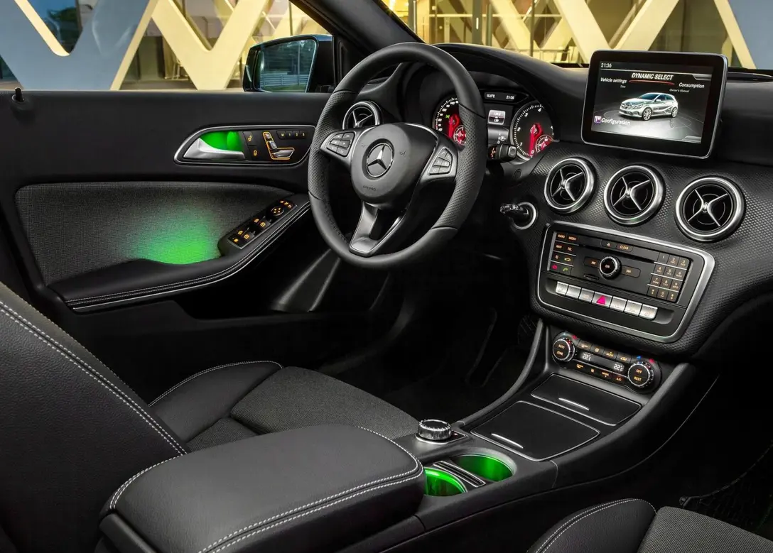 1647192-Mercedes-Benz-A-Class-2016-1280-42.jpg