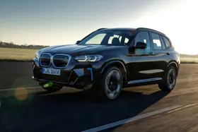 1659767-P90432172_lowRes_the-new-bmw-ix3-8-20.jpg
