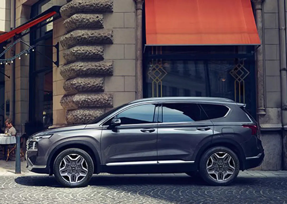 1651846-Hyundai-Santa_Fe-2022-06.jpg
