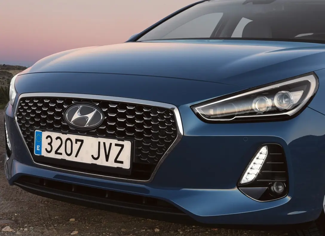 1645654-Hyundai-i30-2017-1600-47.jpg