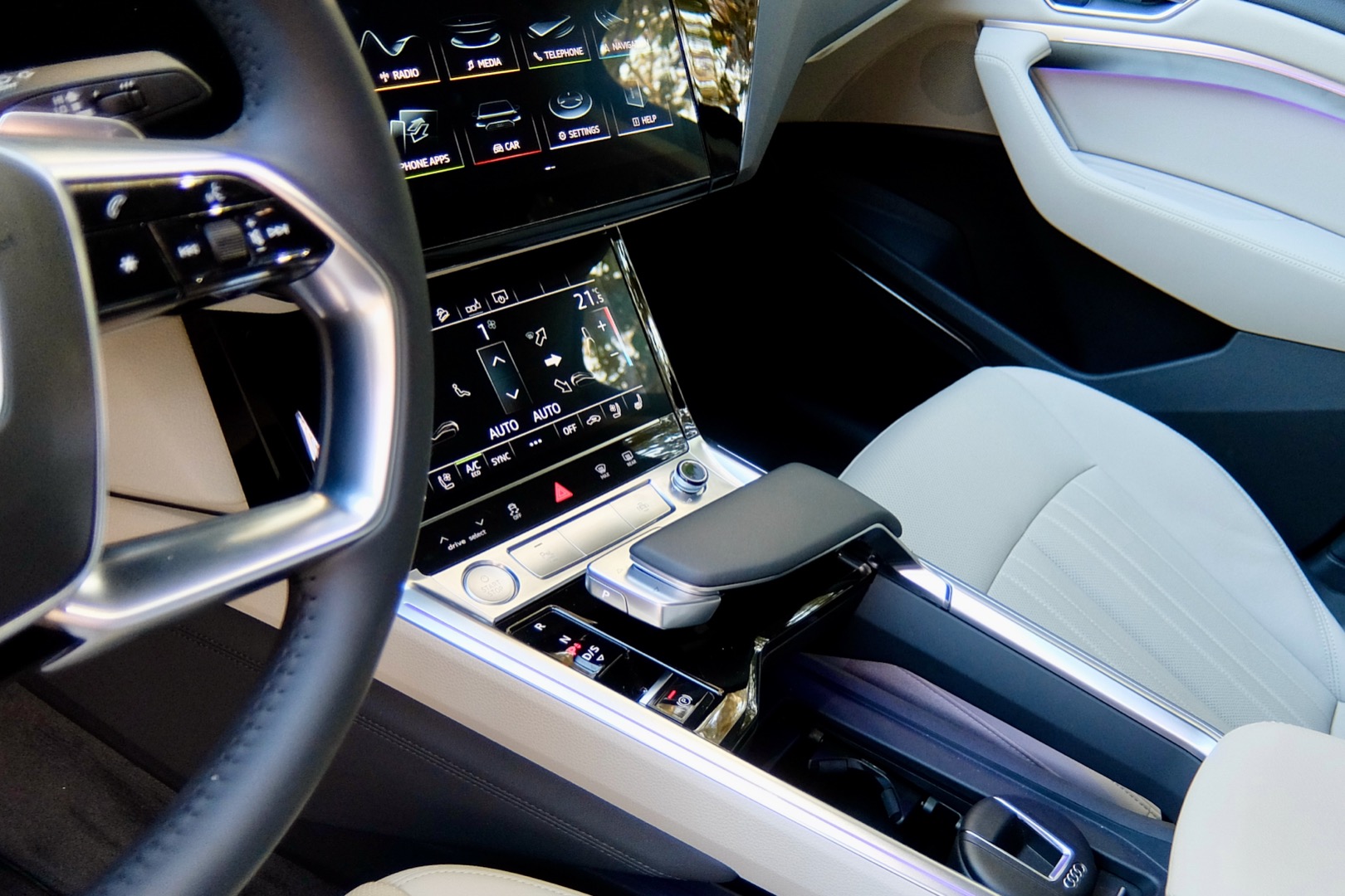 1678565-Audi-e-tron-2023-06MA.jpeg