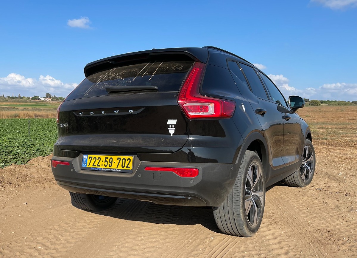 1693367-Volvo-XC40-Recharge-2024-02-BH.jpeg