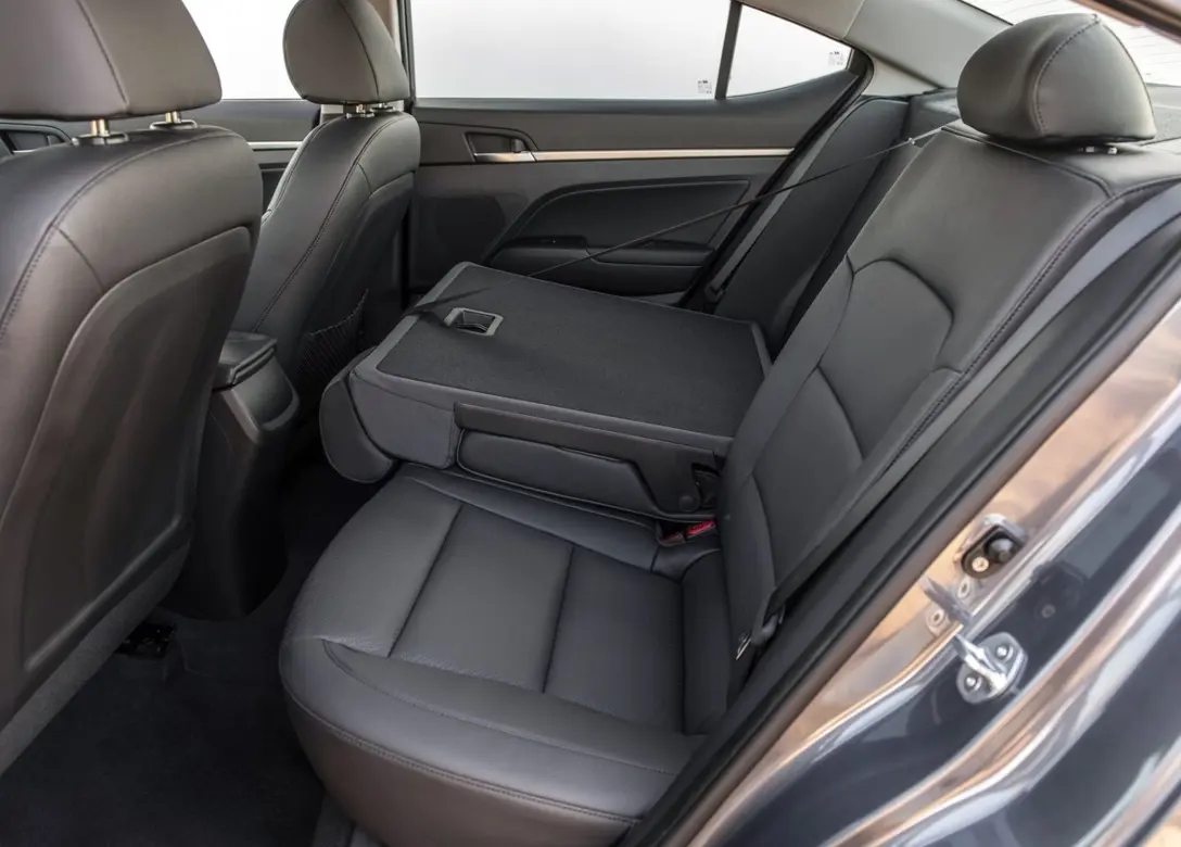 1636292-Hyundai-Elantra-2019-06.jpg