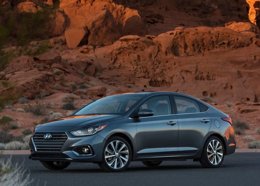 1640995-Hyundai-Accent-2020-02.jpg