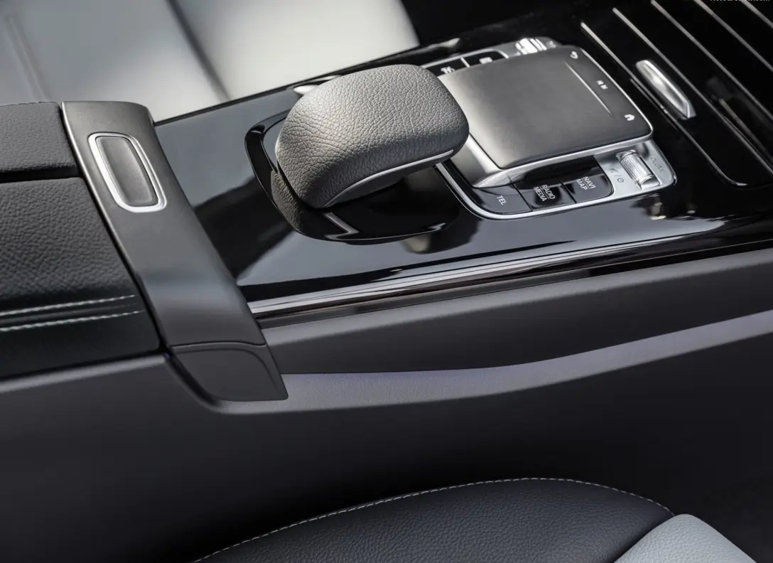 1659173-Mercedes-Benz-A180-2022-07.jpg