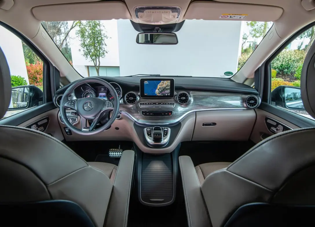 1684027-Mercedes-Benz-V-Class-2023-05.jpg