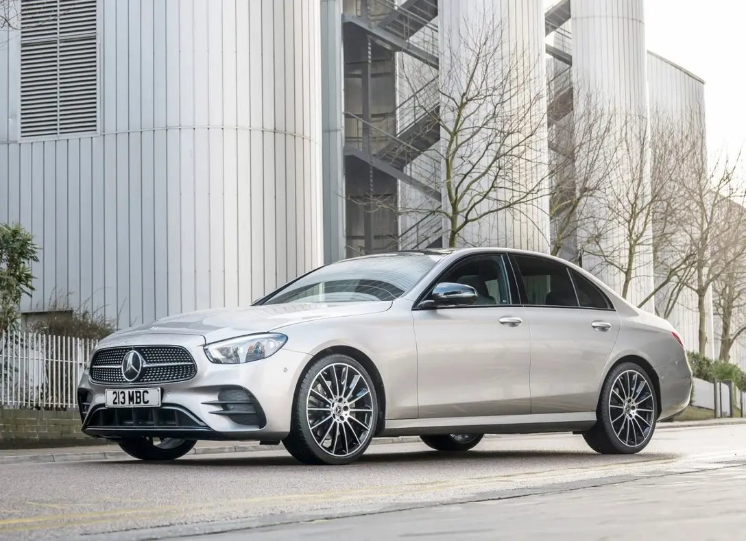 1659109-Mercedes-Benz-E-2022-01.jpg