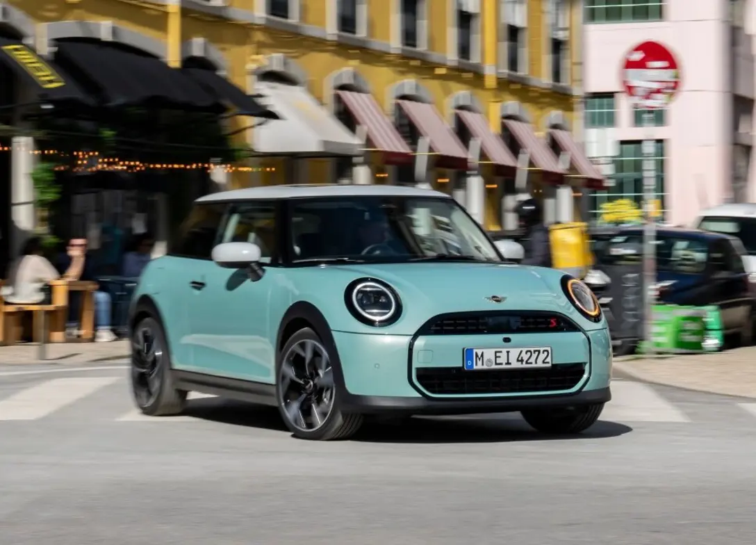 1697392-Mini-Cooper-new-2024-02.jpg