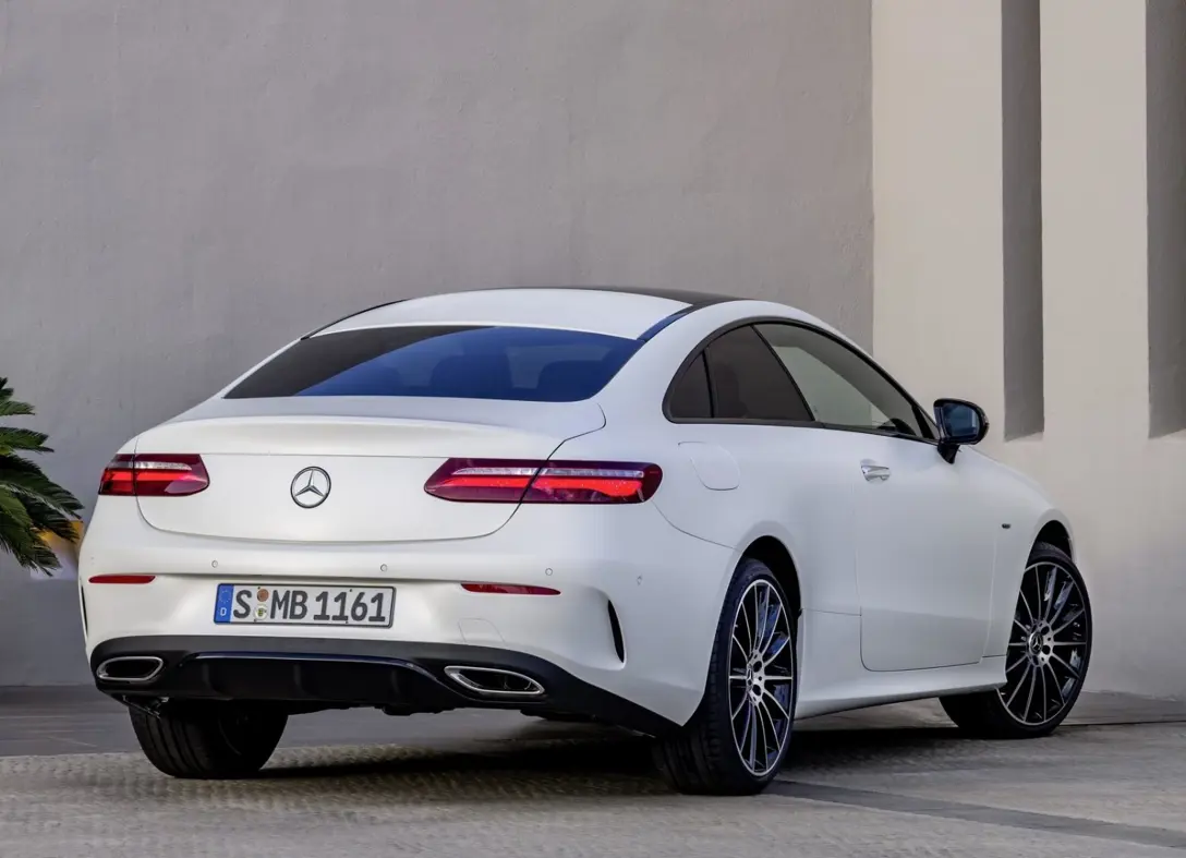 1660520-Mercedes-Benz-E-Class_Coupe-2022-03.jpg
