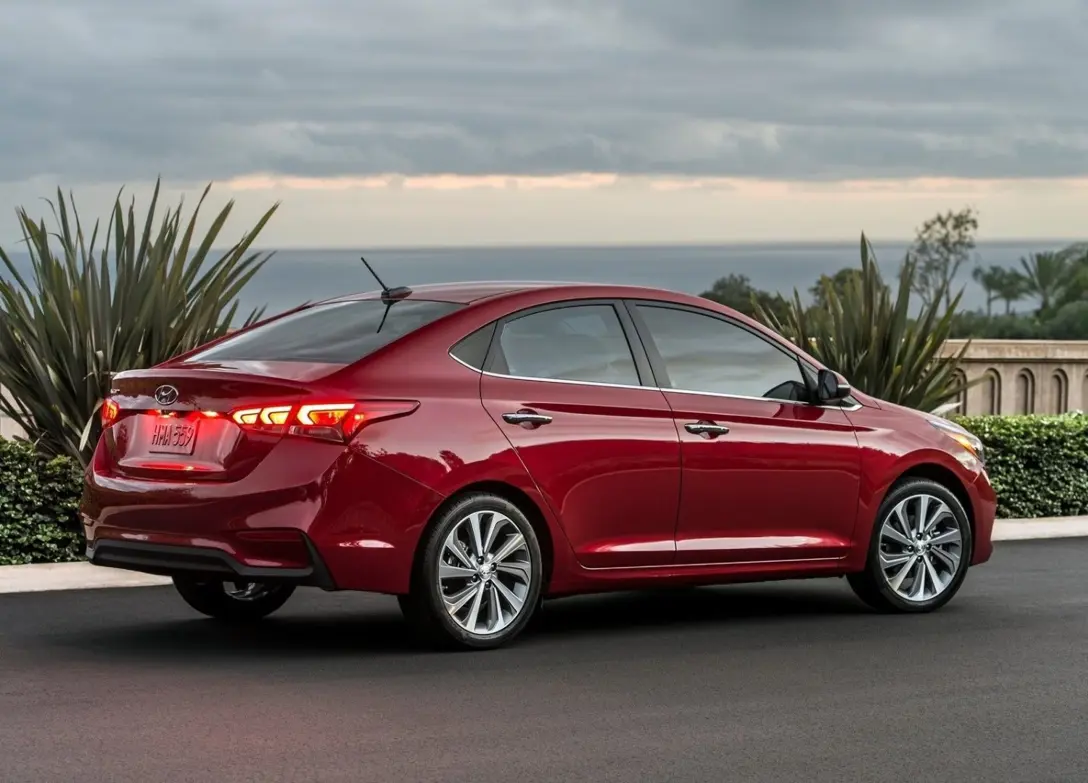 1641005-Hyundai-Accent-2019-02.jpg