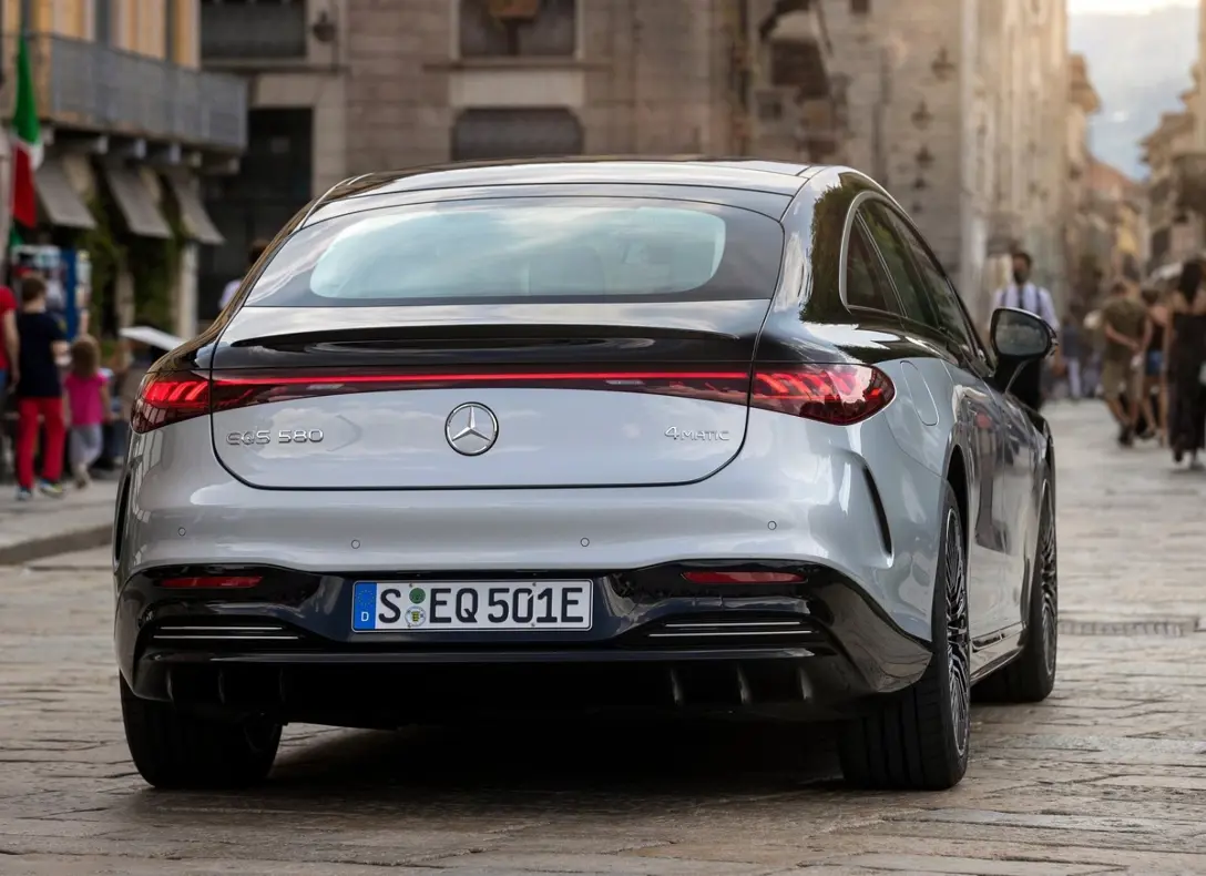1652700-Mercedes-Benz-EQS-2021-03.jpg
