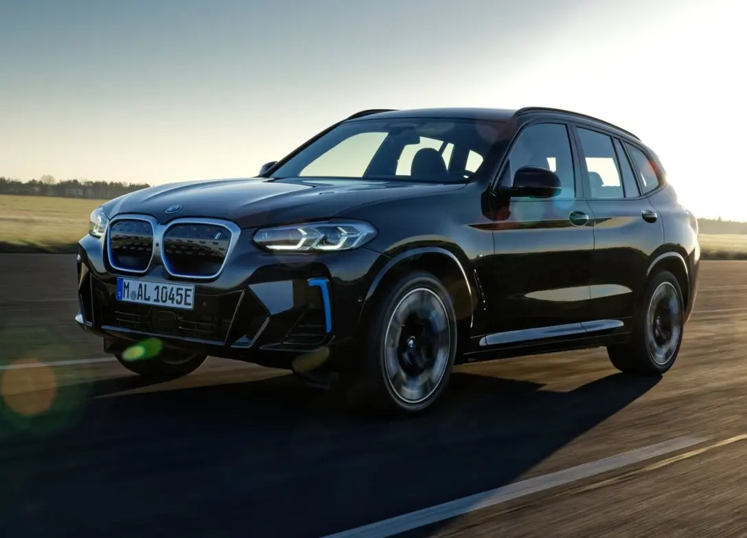 1682220-BMW-iX3-2023-04.jpg