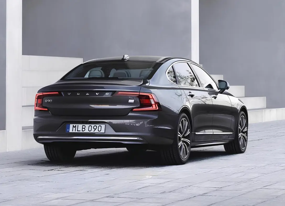 1701531-Volvo-S90-2024-02.jpg