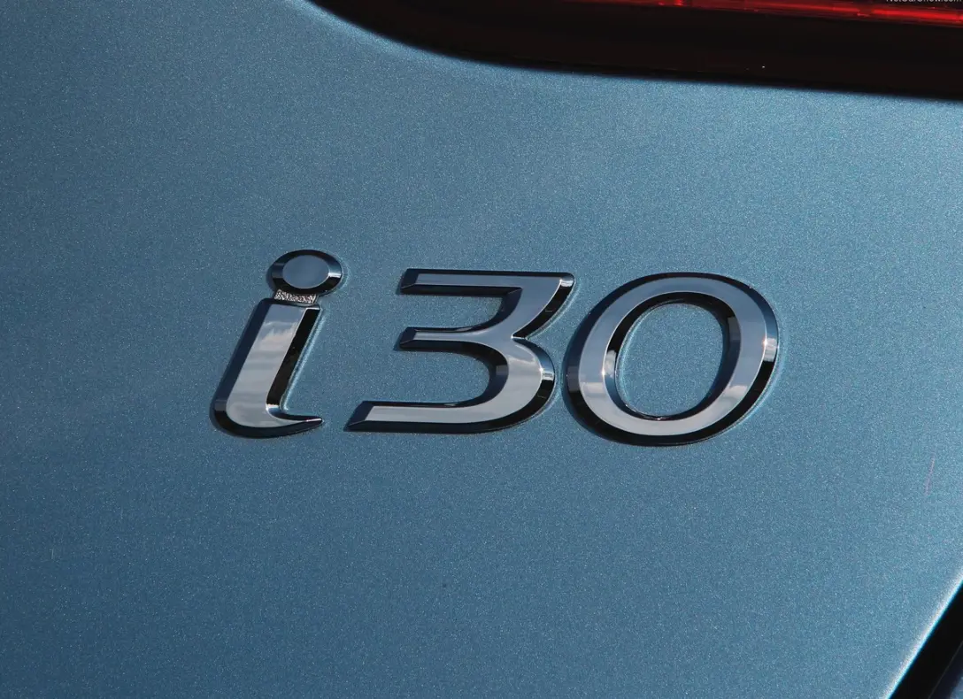 1658186-Hyundai-i30-2013-10.jpg