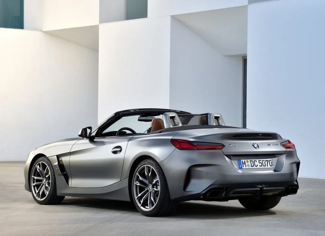 1670866-BMW-Z4-2021-02.jpg