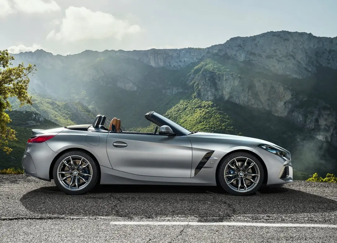 1670867-BMW-Z4-2021-03.jpg