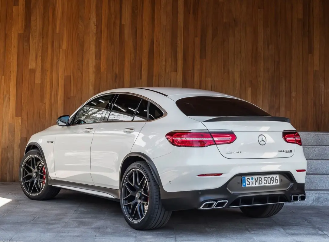 1608260-Mercedes-Benz-GLC63_S_AMG_Coupe-2018-04.jpg