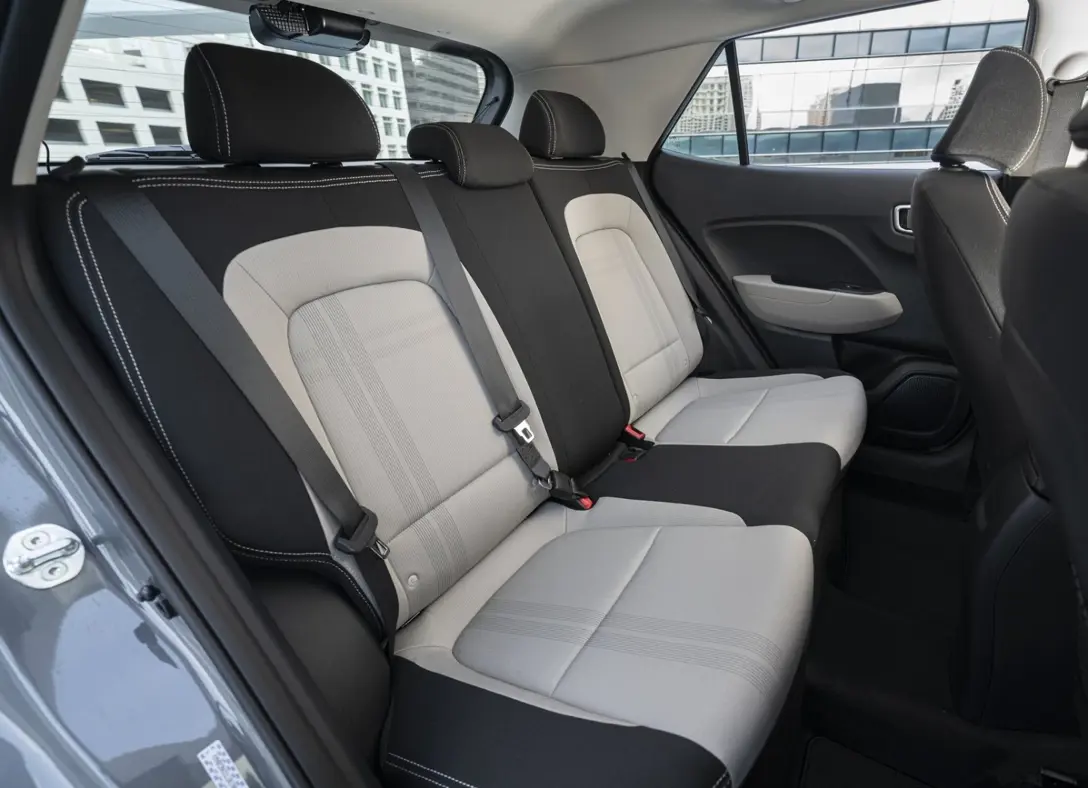 1643936-Hyundai-Venue-2021-07.jpg