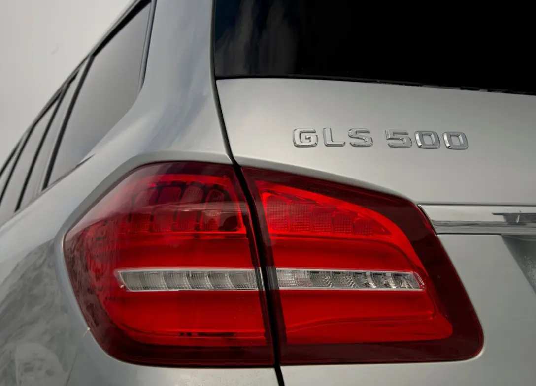 1669645-Mercedes-Benz-GLS-2016-02.jpg