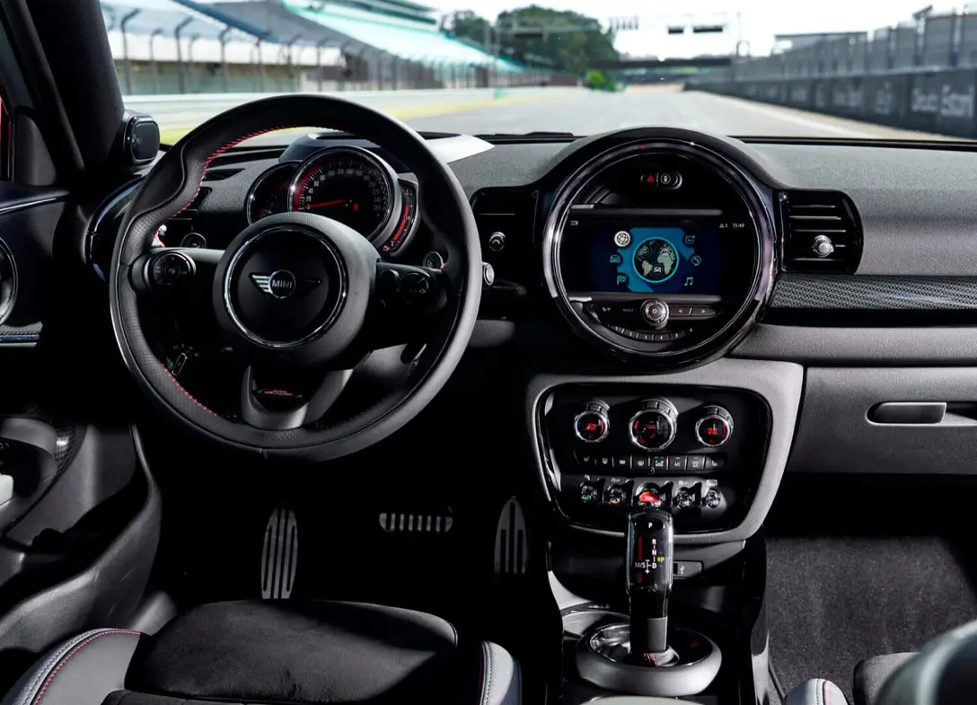 1695325-Mini-John_Cooper_Works-2024-18.jpg